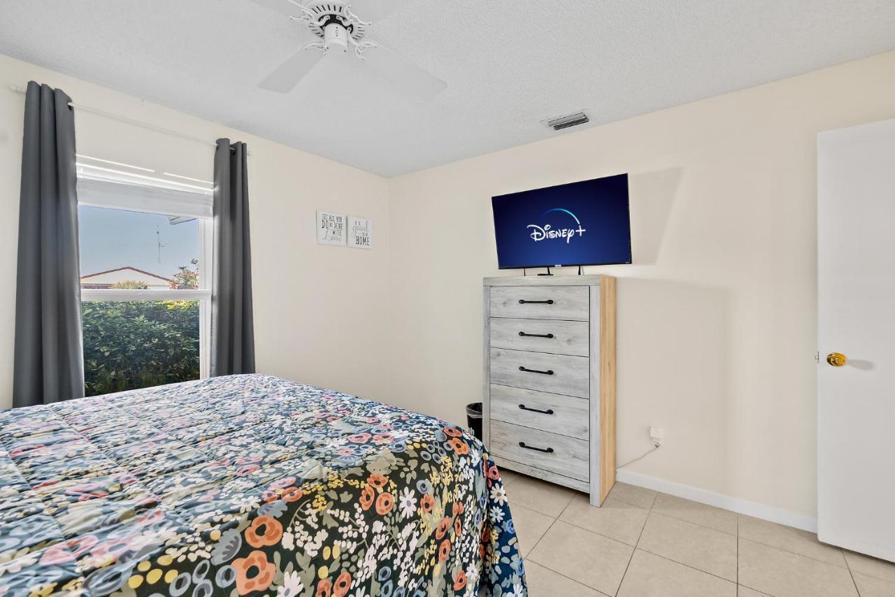 Oceanview Haven - 2Br Beach Townhome With Patio, Shared Heated Pool Steps From Paradise Beach Park! Melbourne Exteriör bild
