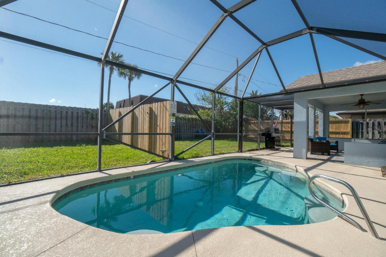 Oceanview Haven - 2Br Beach Townhome With Patio, Shared Heated Pool Steps From Paradise Beach Park! Melbourne Exteriör bild